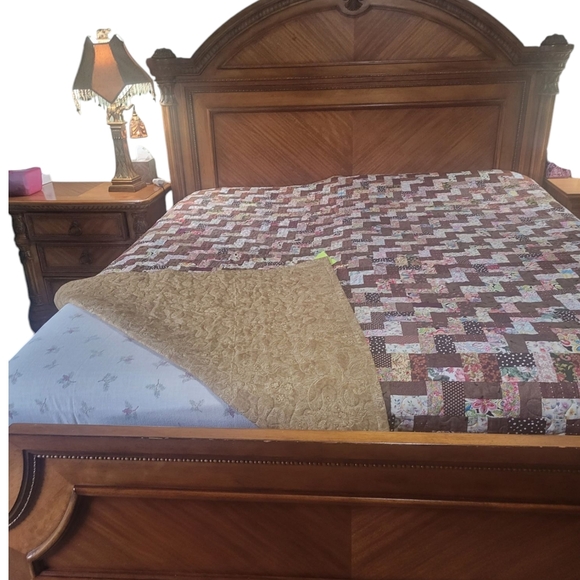 Quilted Patchwork Blanket Comforter HomeMade "Dream Big" Brown-Tan 97.5' x 85.5' - Picture 4 of 10